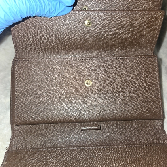 ๐ค Louis Vuitton Damier Ebene Sarah Wallet ๐ค - Picture 10 of 14